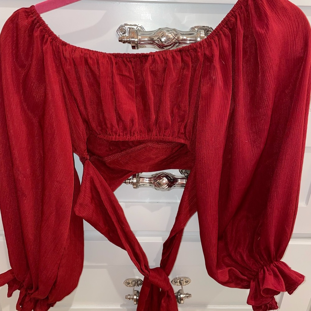 BOUTIQUE CROP LONG SLEEVE